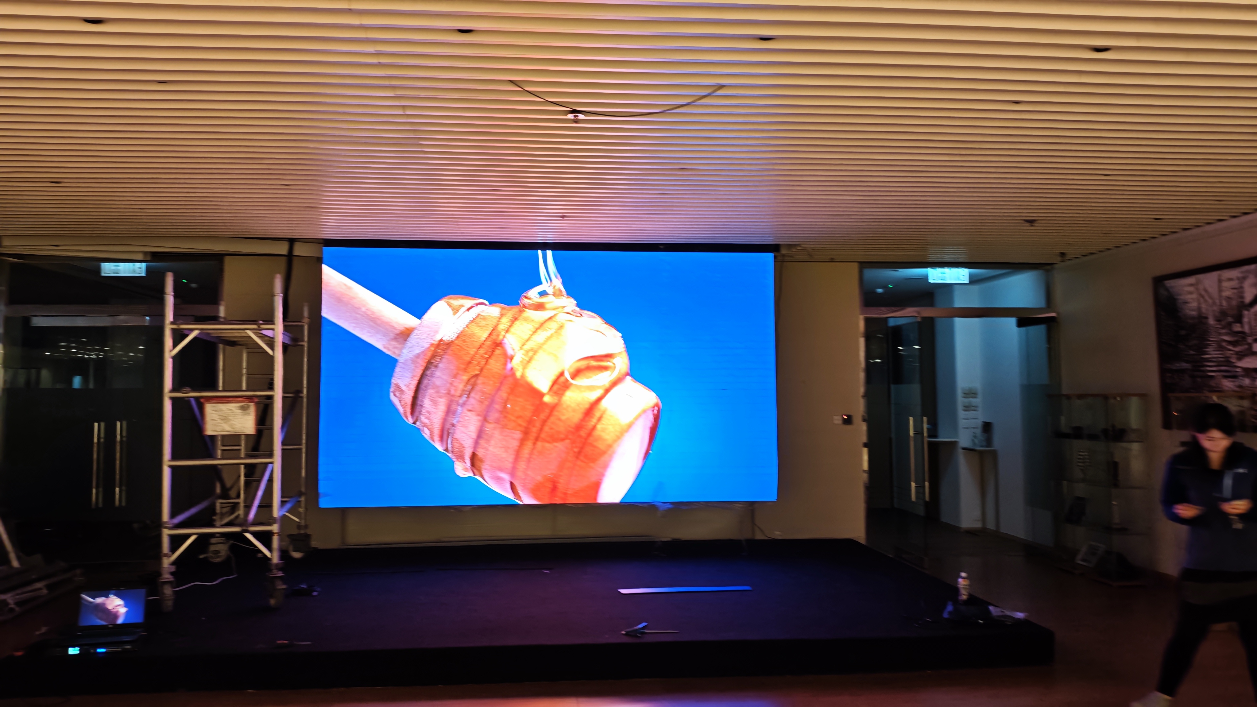 香港P1.953 卷闸式LED显示屏